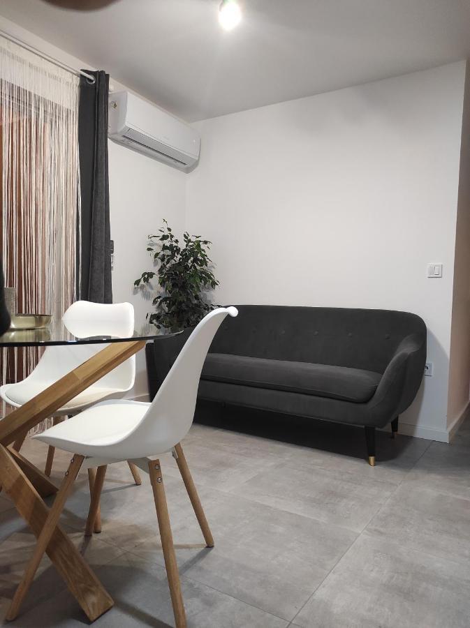 Ema Apartment Primosten Exterior photo